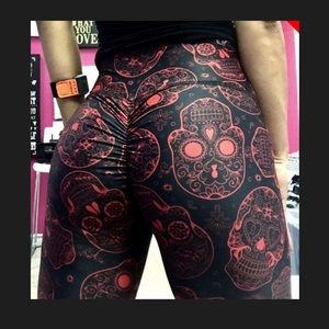 Abs2bFitness Dia de los Muertos scrunchy booty.